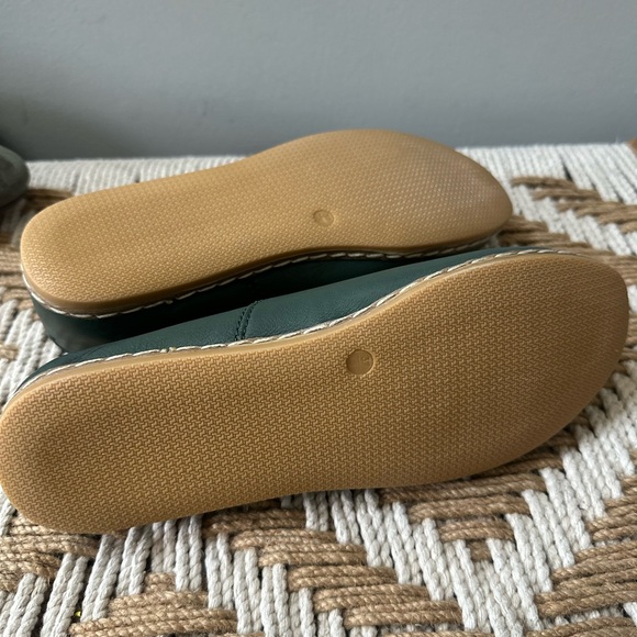 Charix Hunter Green Classic Women's Leather Loafers - Picture 9 of 10